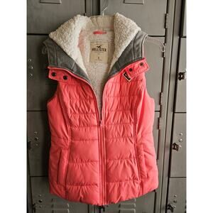 Hollister fleece lined hooded sleeveless jacket vest - size small